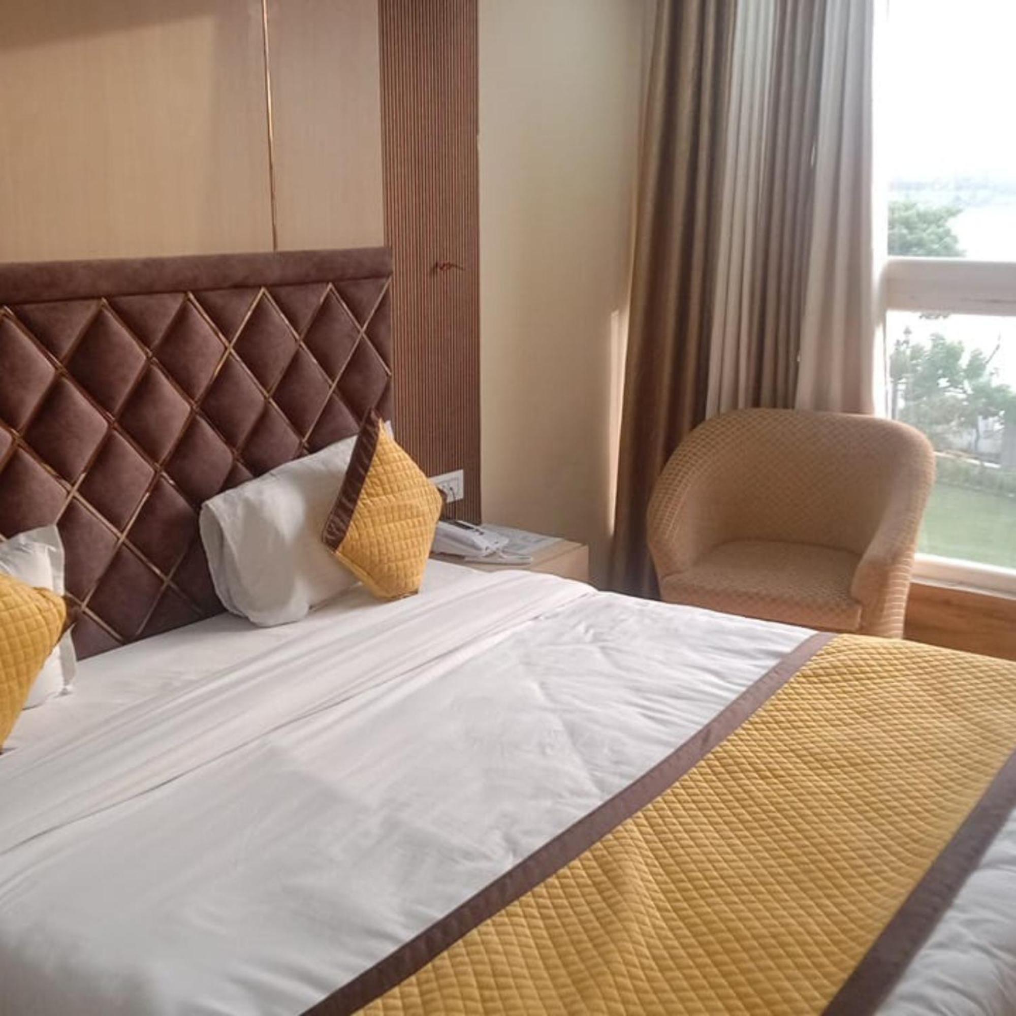 Hotel Lake View Grand Lucknow Luaran gambar