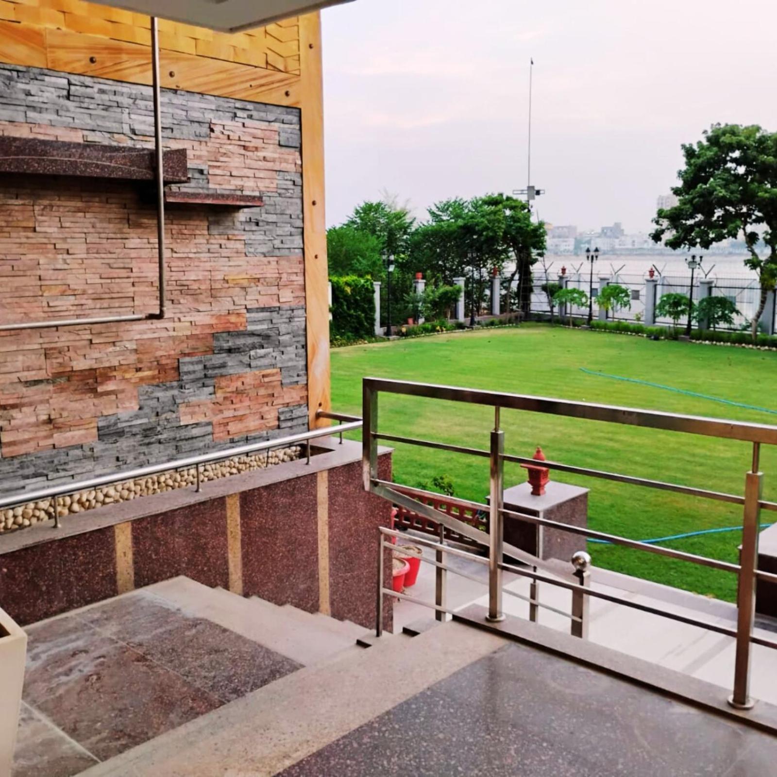 Hotel Lake View Grand Lucknow Luaran gambar