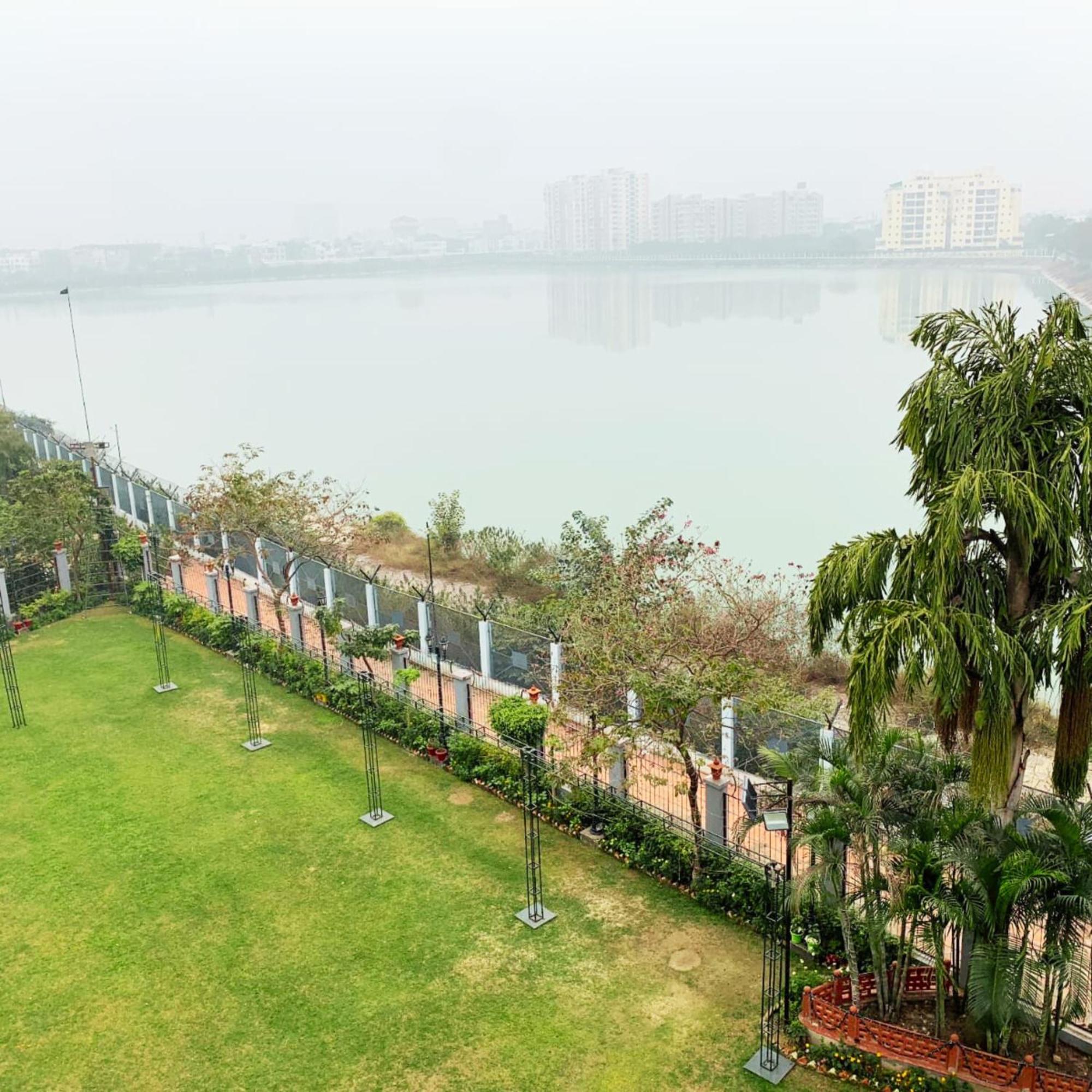 Hotel Lake View Grand Lucknow Luaran gambar