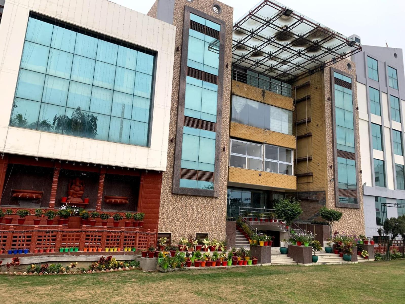Hotel Lake View Grand Lucknow Luaran gambar