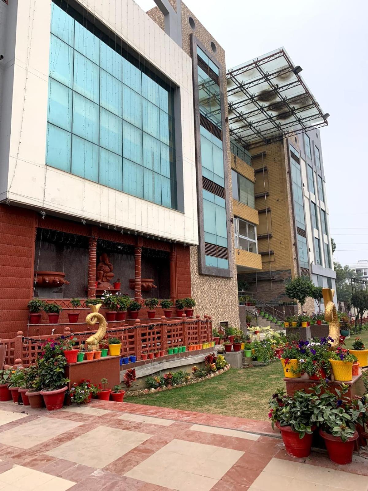 Hotel Lake View Grand Lucknow Luaran gambar